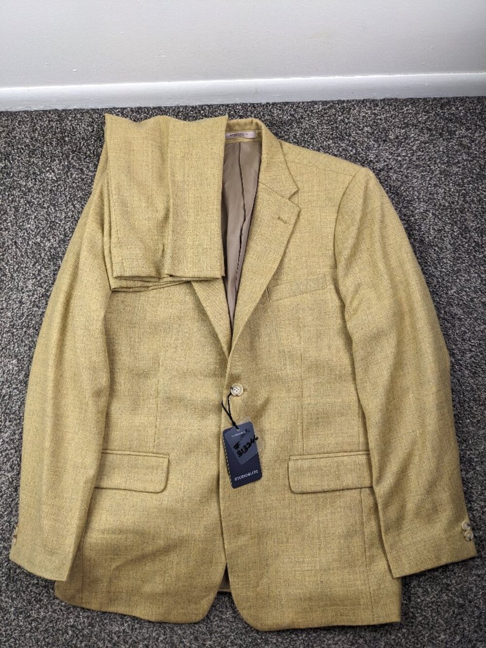 NWT Studiosuits 42R Naples Tweed Wool 2 PC Suit Beige Tan 34x30